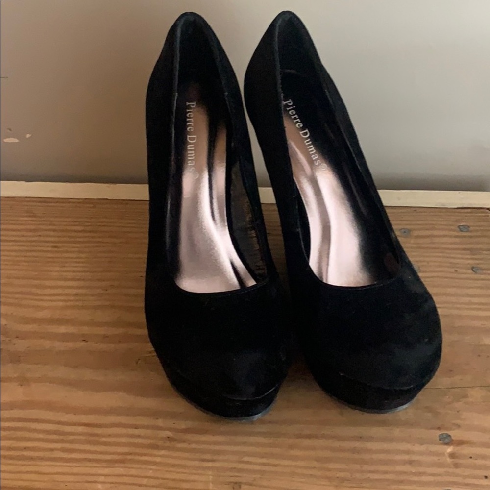 Black wedge heels